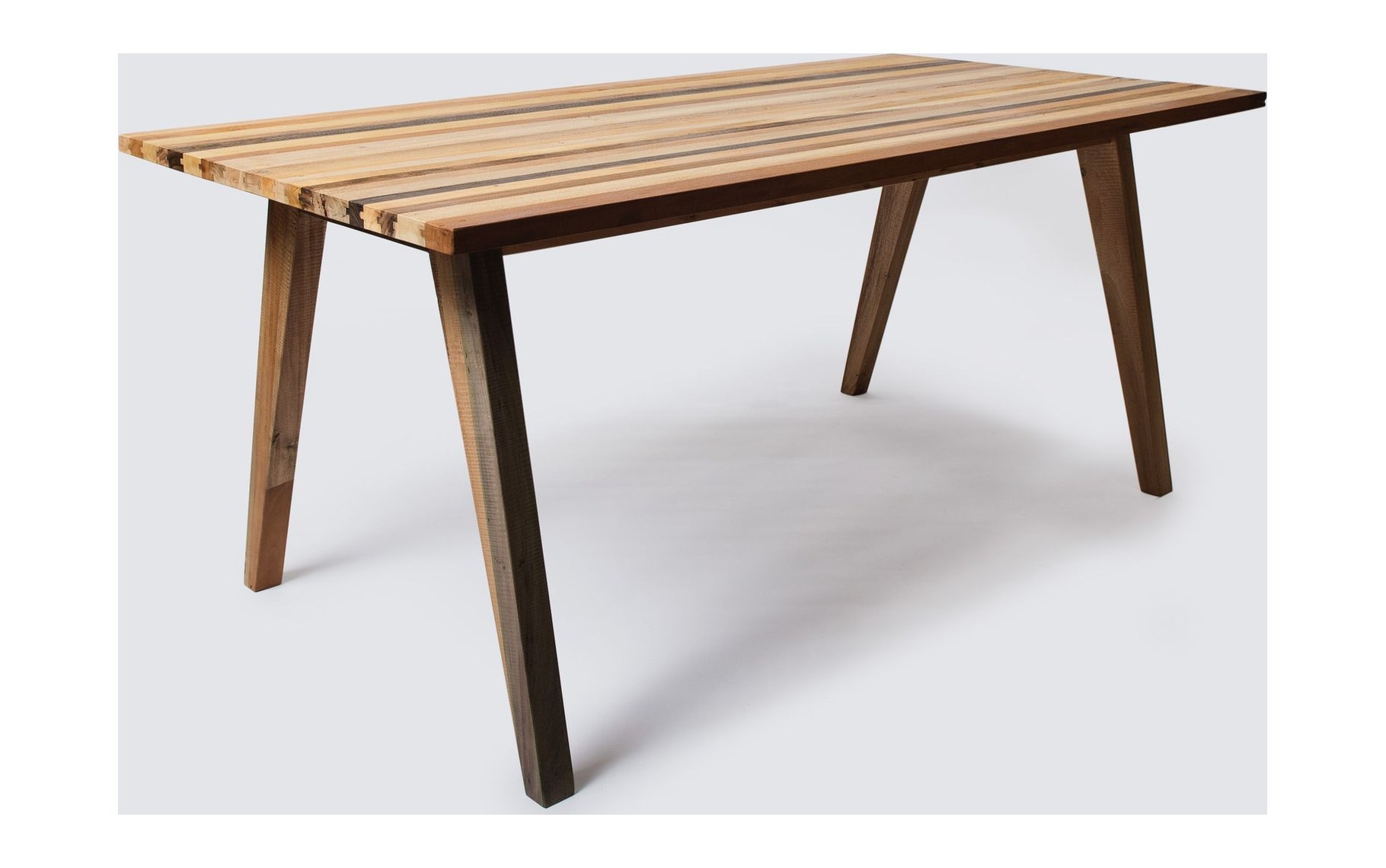 Table en bois massif fabriquée sur mesure par Boisverco