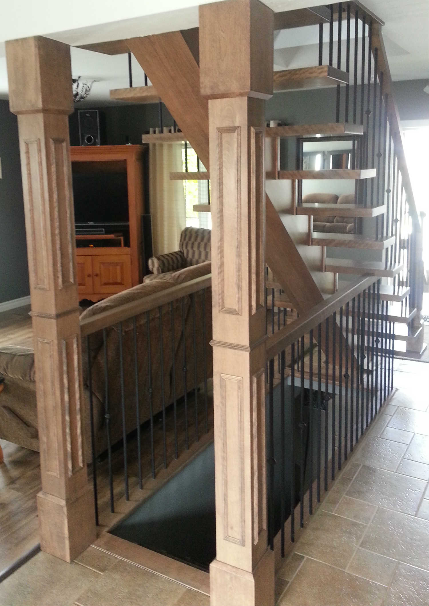 Escalier ouvert — poteau central