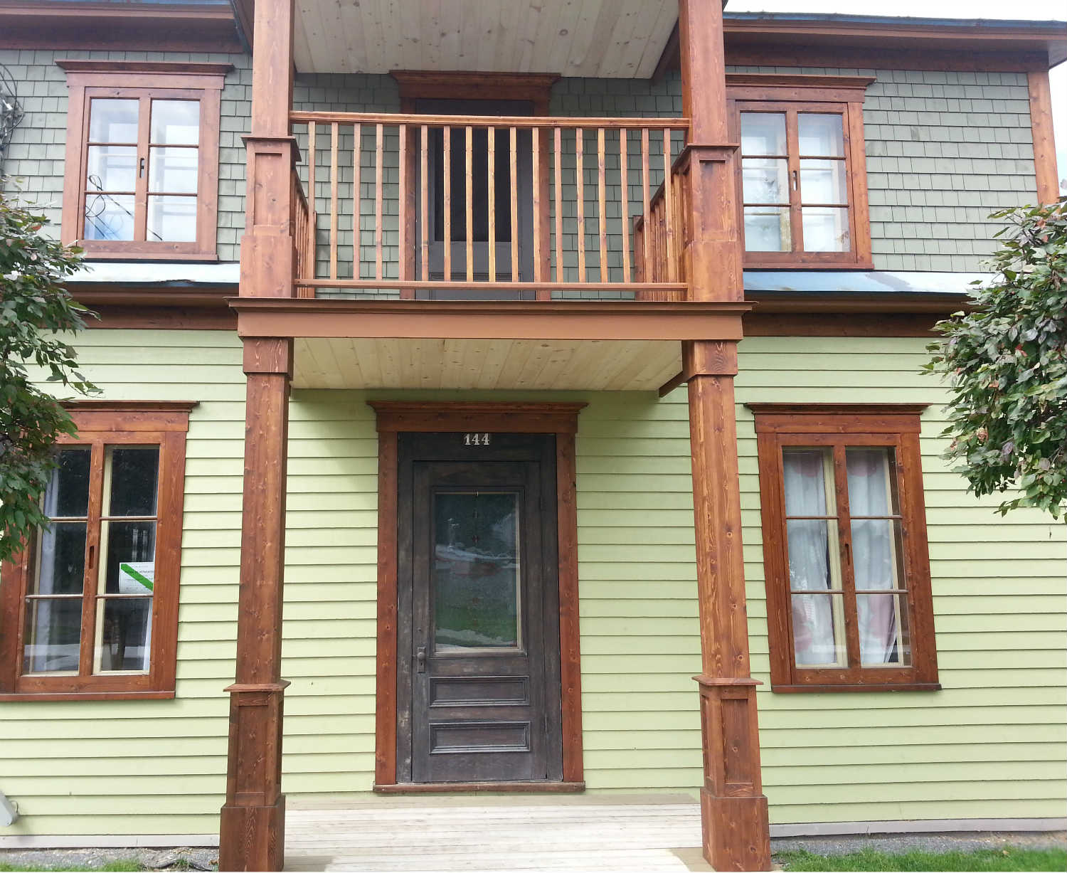 Balcon et façade en bois