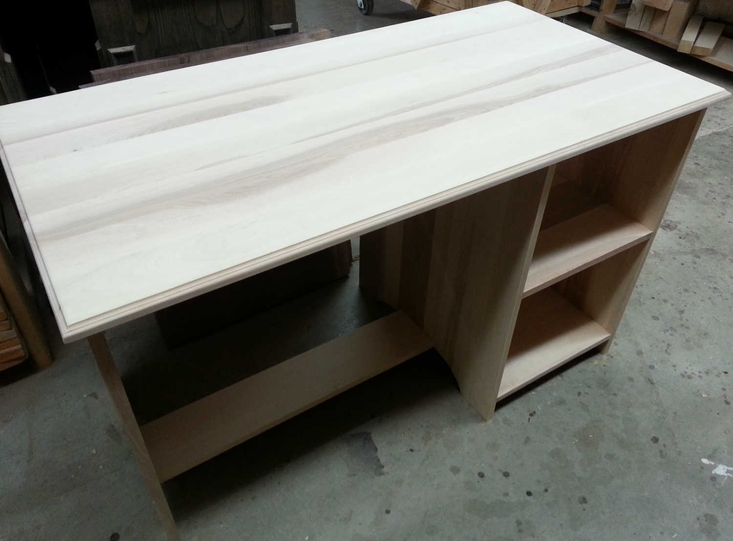 Bureau en érable — en atelier
