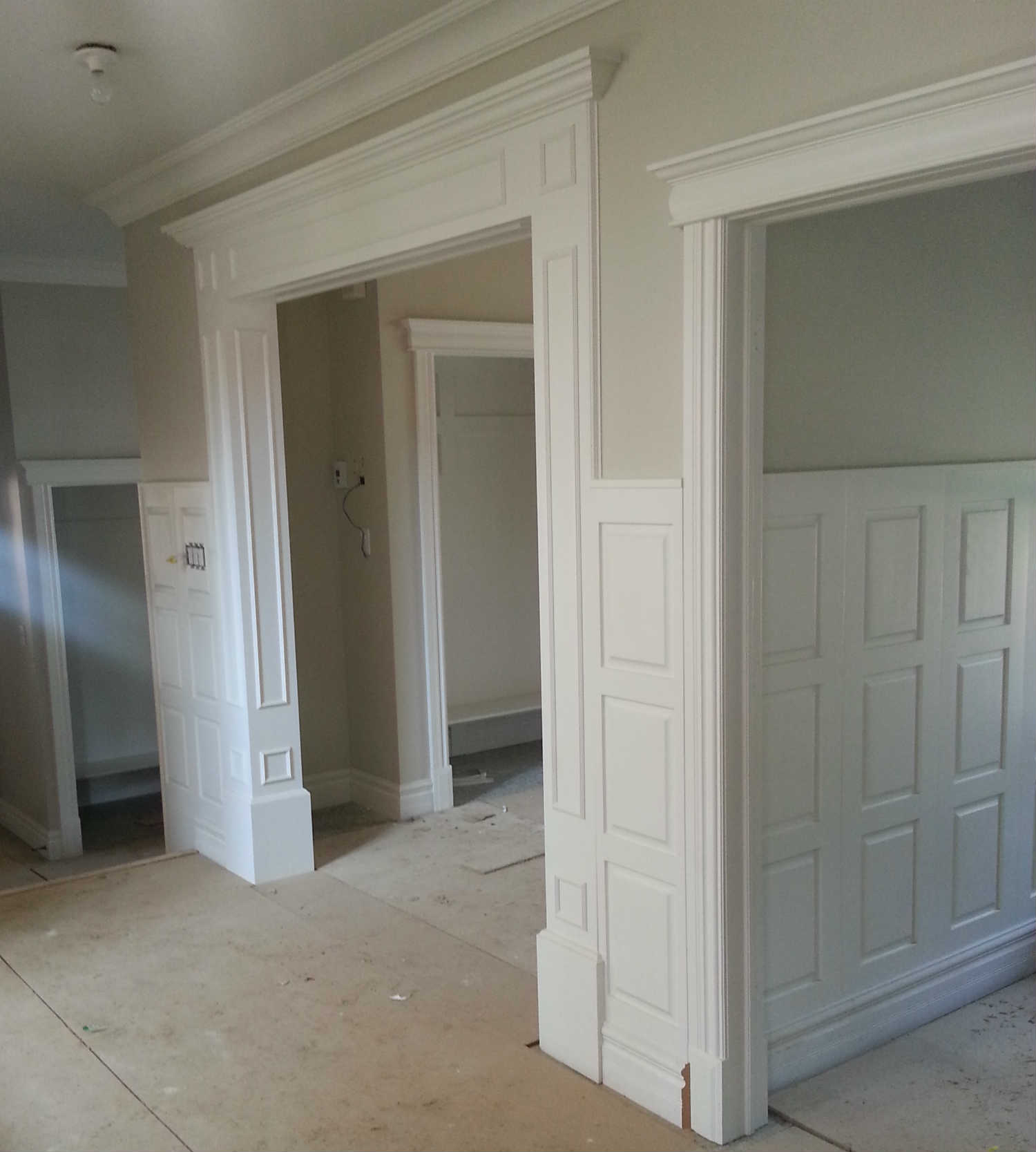 Boiseries et cadrages de porte