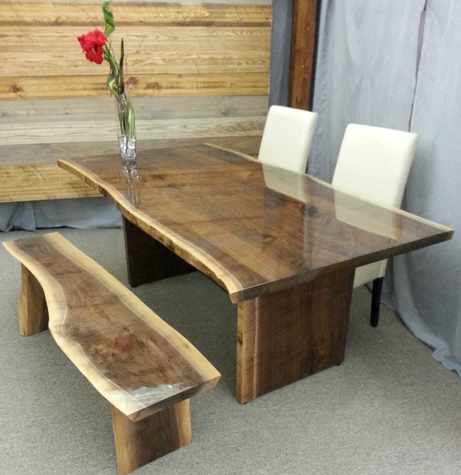Table et banc pour salle à manger